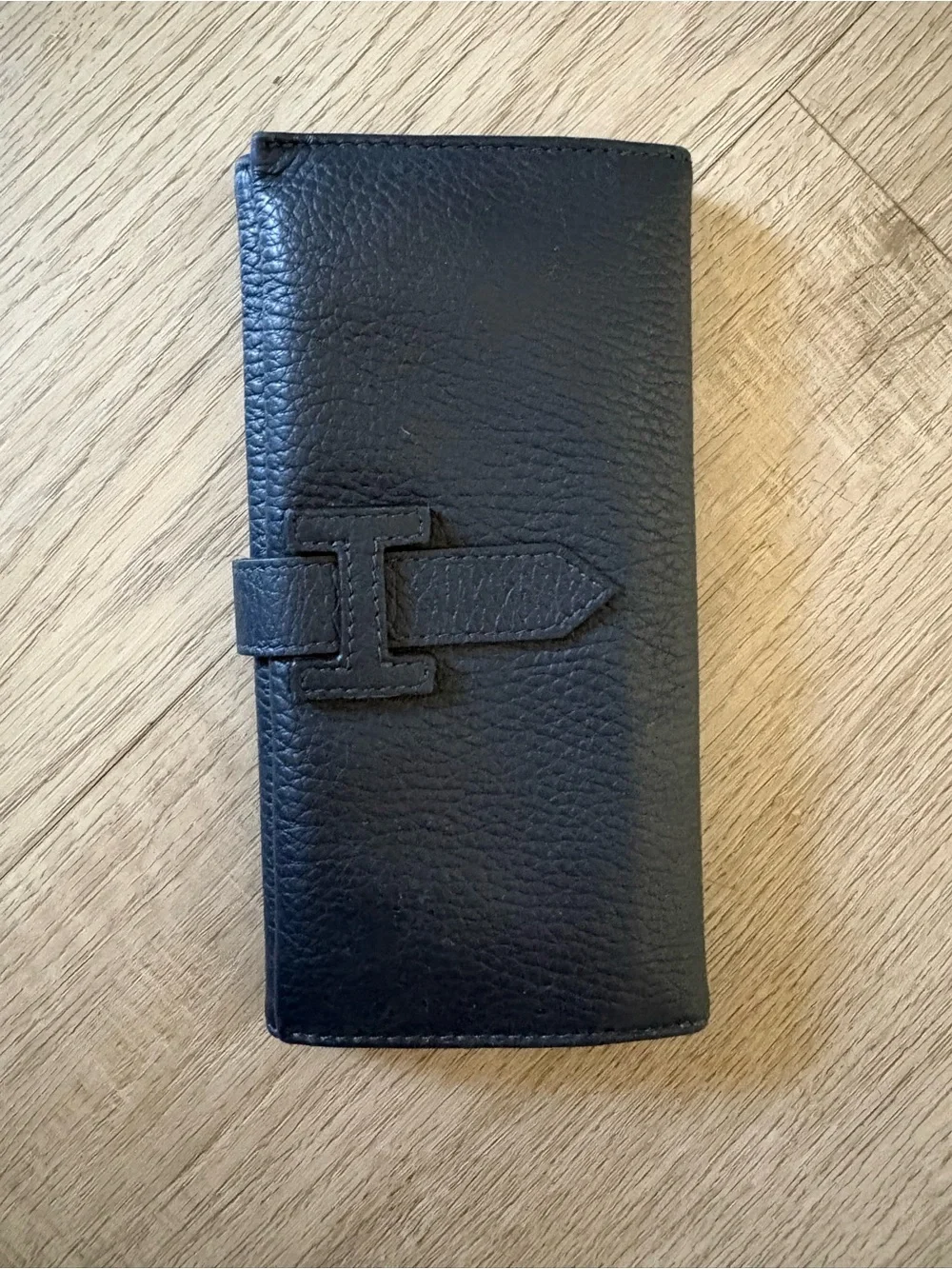 Classic Navy Blue Leather Women’s Wallet with Strap Closure